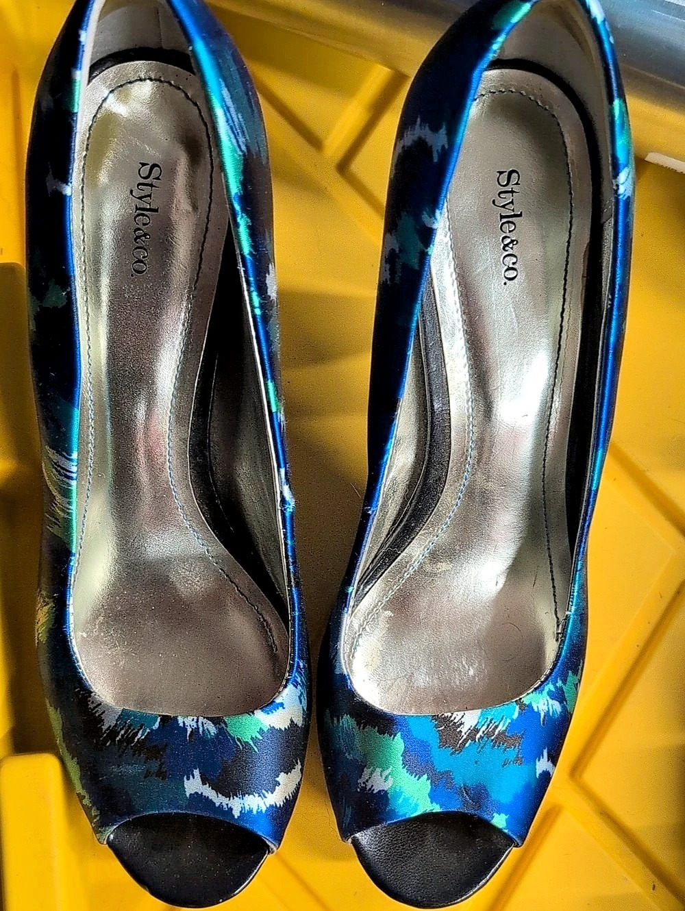 Style&co Abstract Peep Toe Heels in Blue & Black